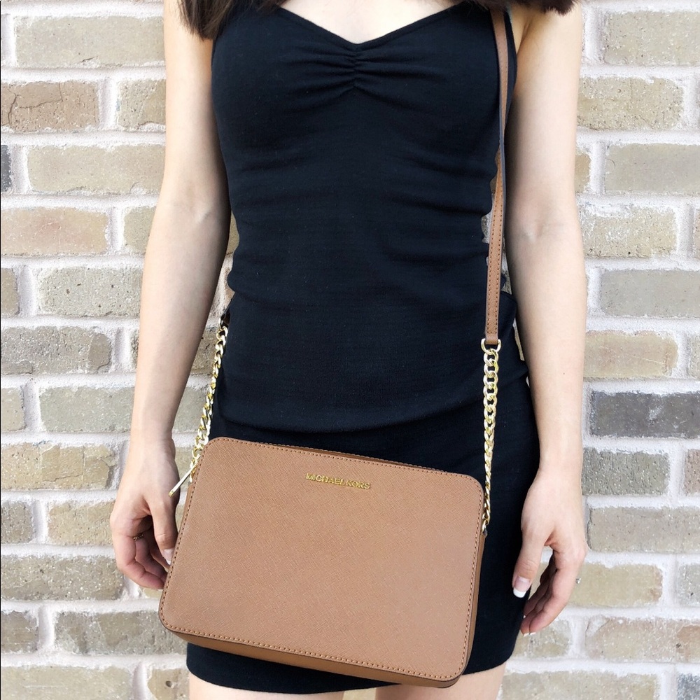 SALE‼️ 👜💕-NWT Michael Kors Large Crossbody - Picture 2 of 5